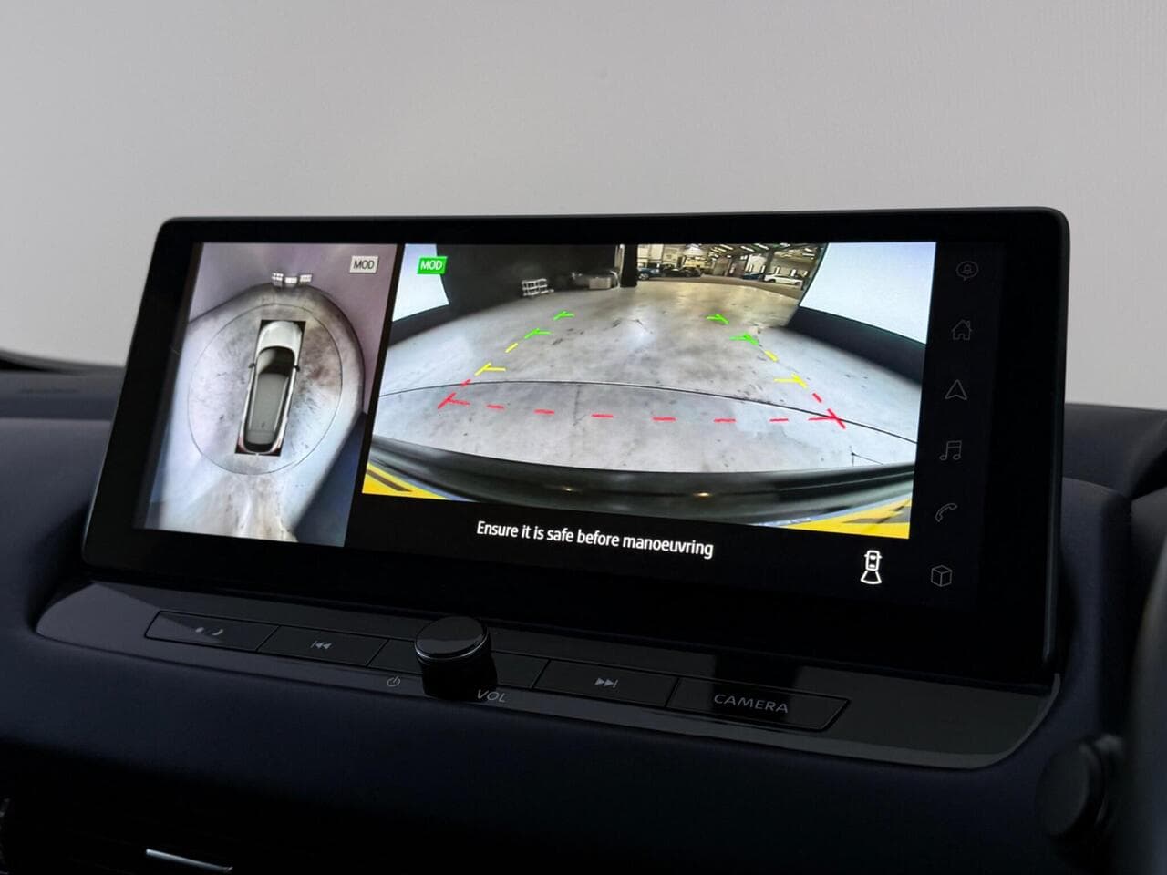 Nissan Qashqai thumbnail Infotainment System