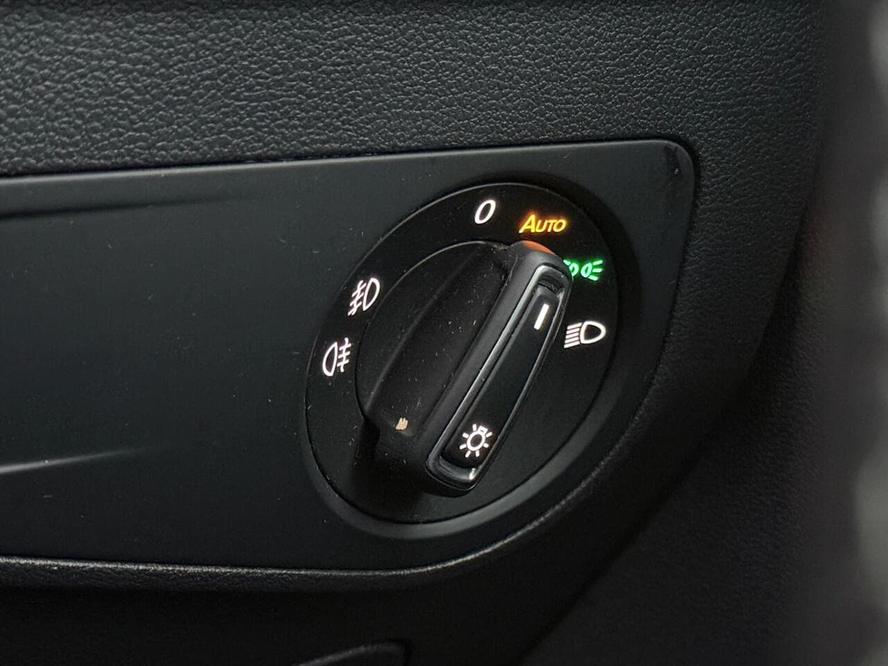Volkswagen Tiguan thumbnail Misc Controls