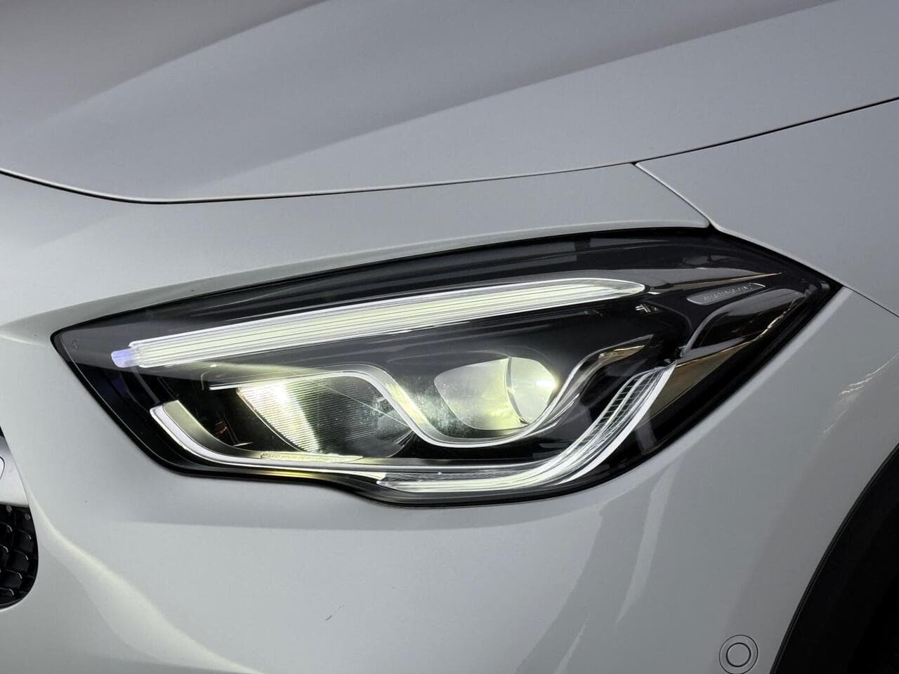 Mercedes-Benz GLA thumbnail Lights Front