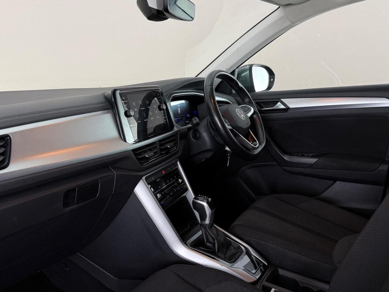 Volkswagen T-Roc thumbnail Interior Front