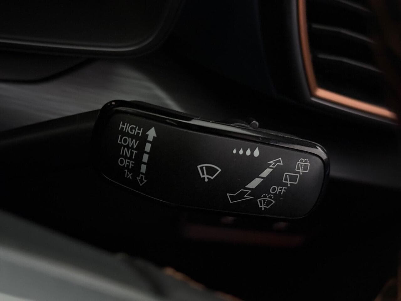 CUPRA Formentor thumbnail Misc Controls