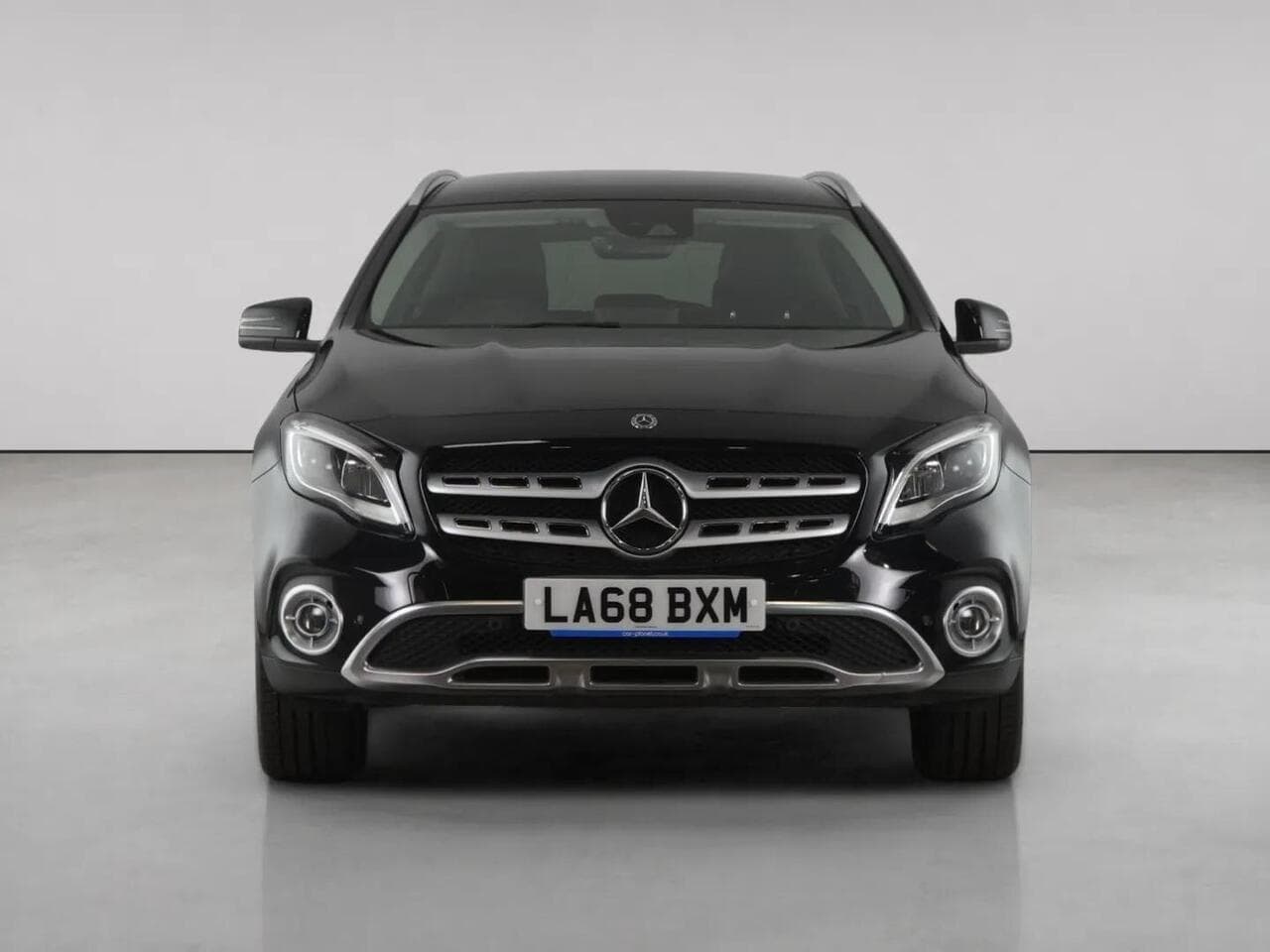 Mercedes-Benz GLA thumbnail Front
