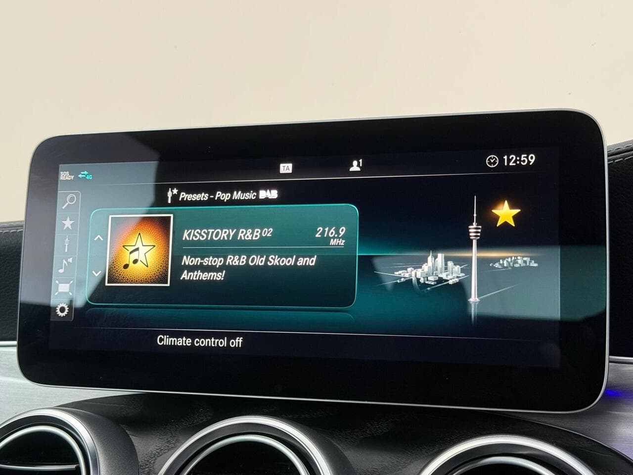 Mercedes-Benz C Class thumbnail Infotainment System