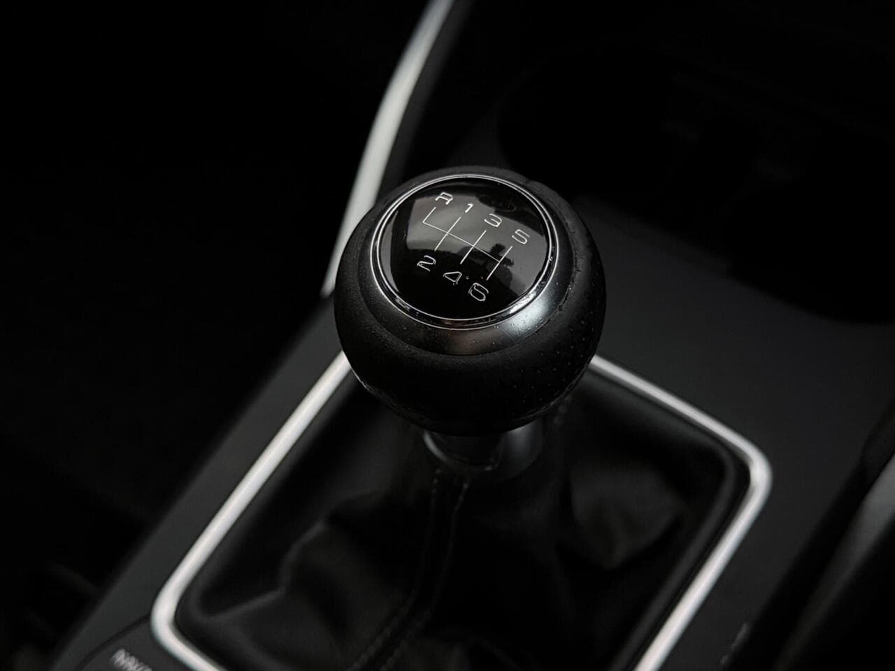 Audi Q2 thumbnail Interior Front