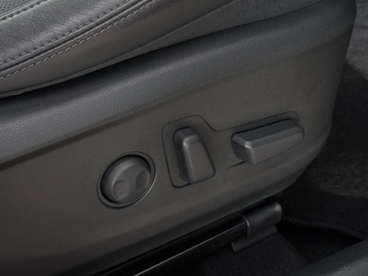 Hyundai KONA thumbnail Misc Controls