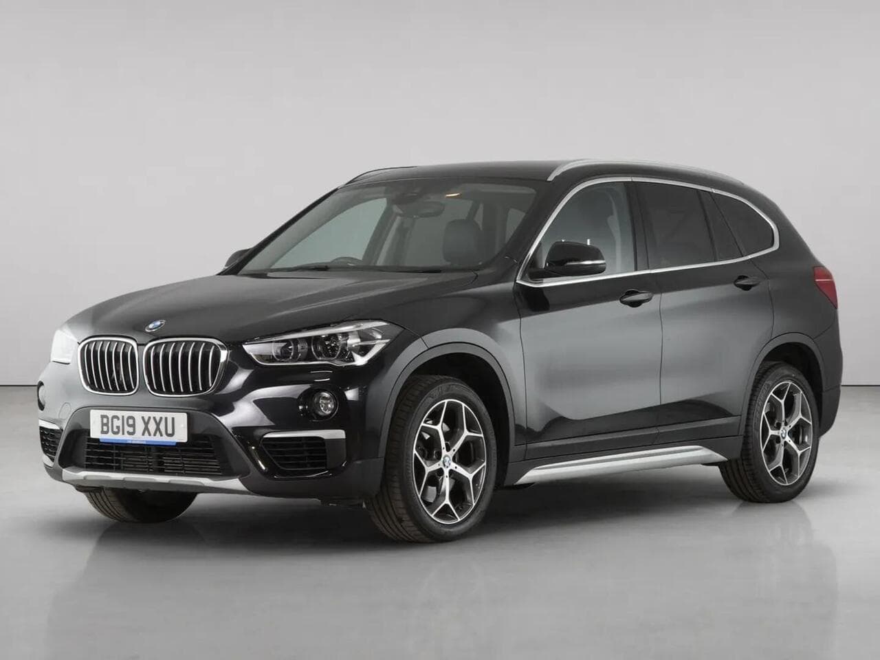 BMW X1 thumbnail Front Left
