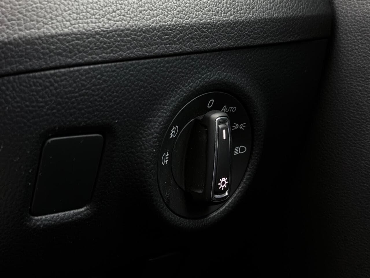 Skoda Superb thumbnail Misc Controls