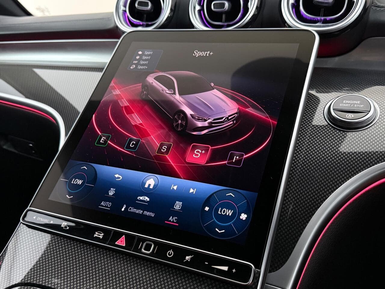 Mercedes-Benz C Class thumbnail Infotainment System
