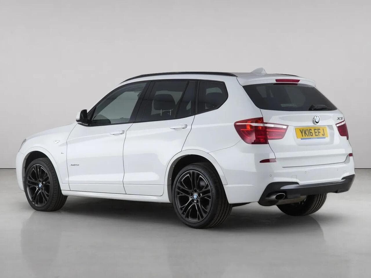 BMW iX3 thumbnail Rear Left