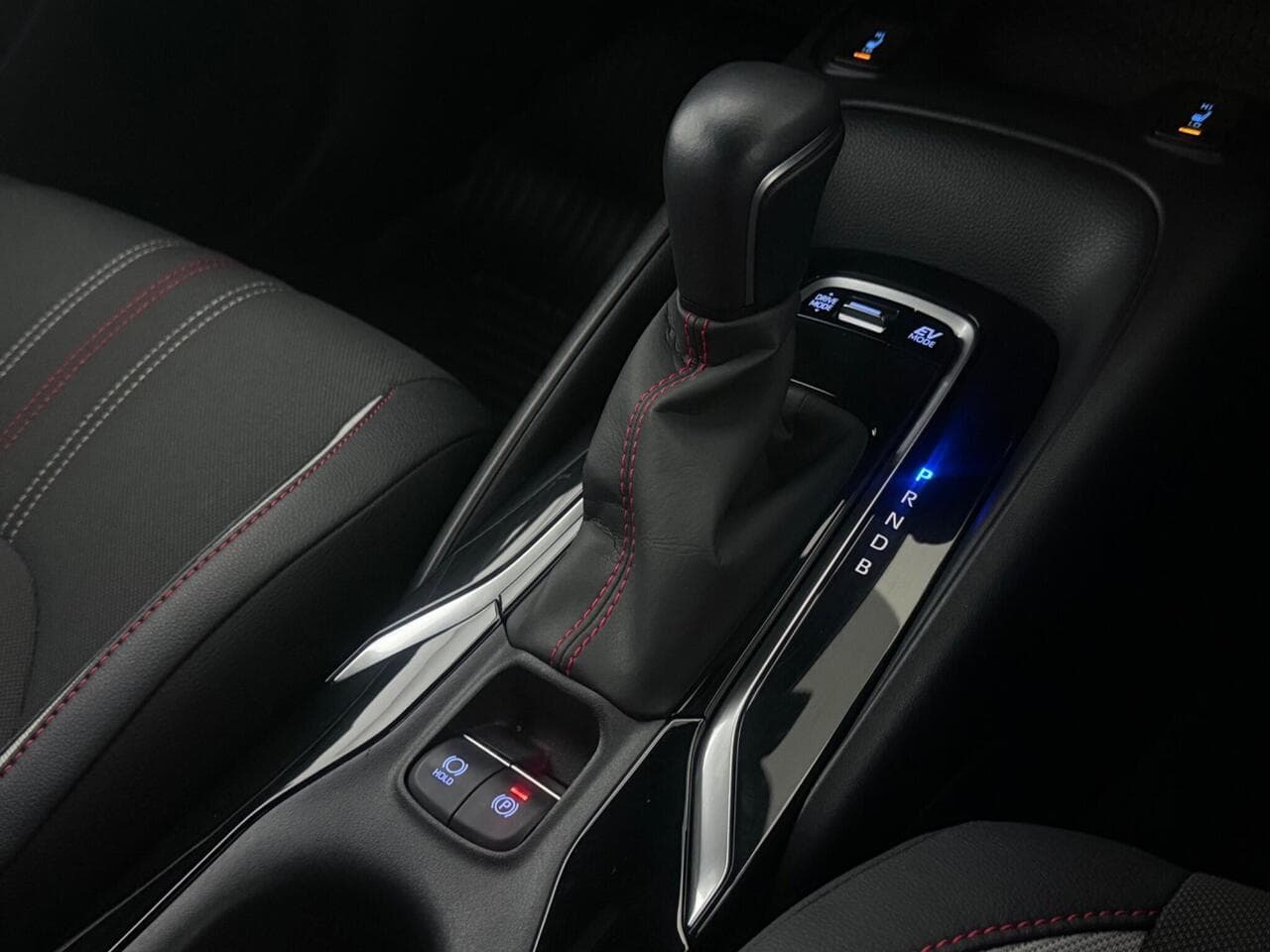 Toyota Corolla thumbnail Interior Front