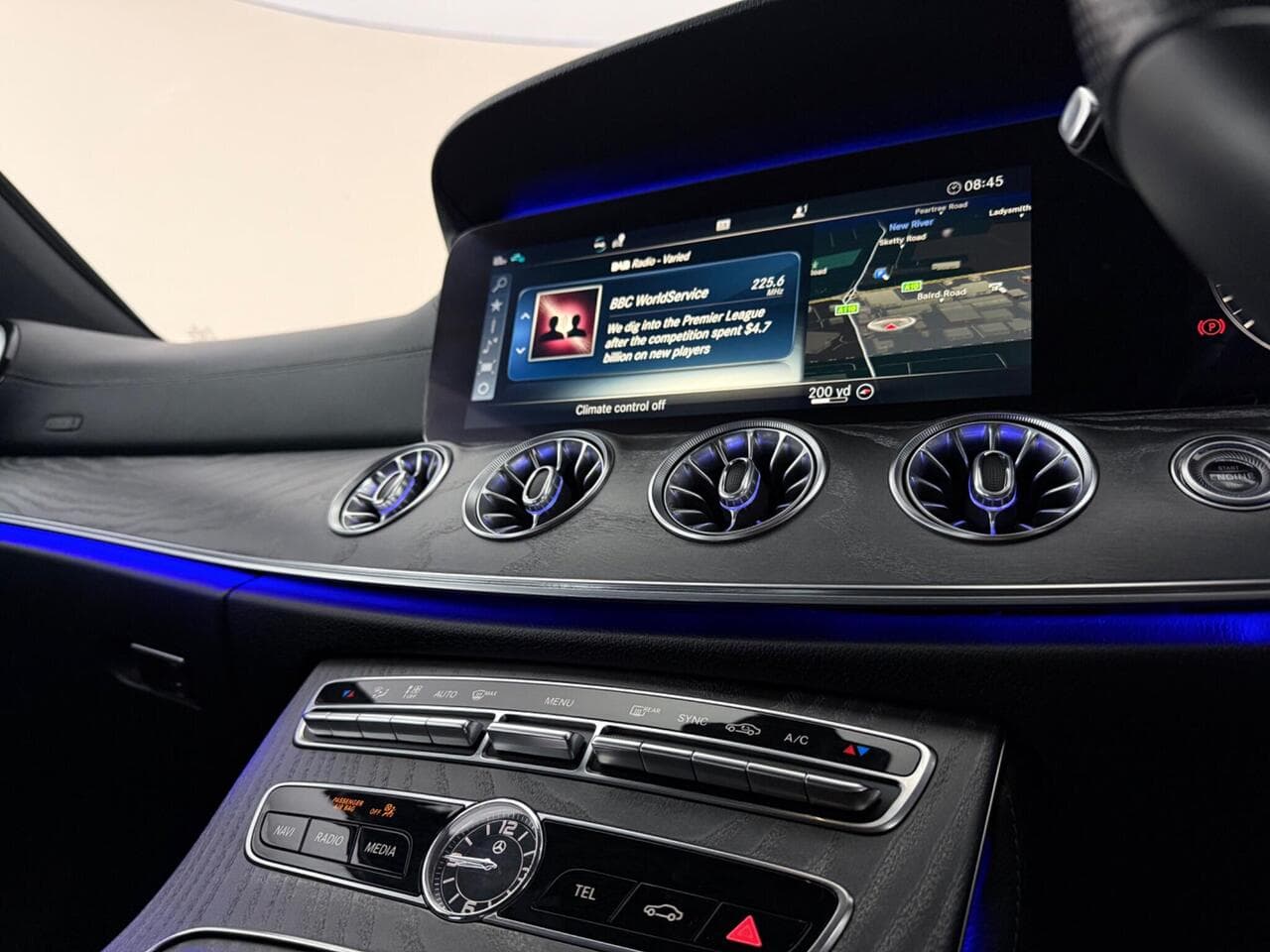 Mercedes-Benz CLS thumbnail Infotainment System