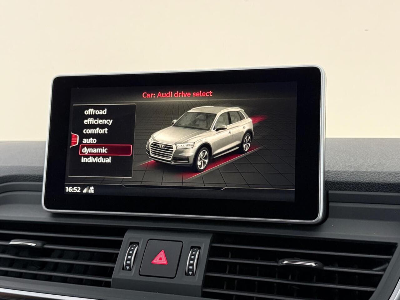 Audi Q5 thumbnail Infotainment System