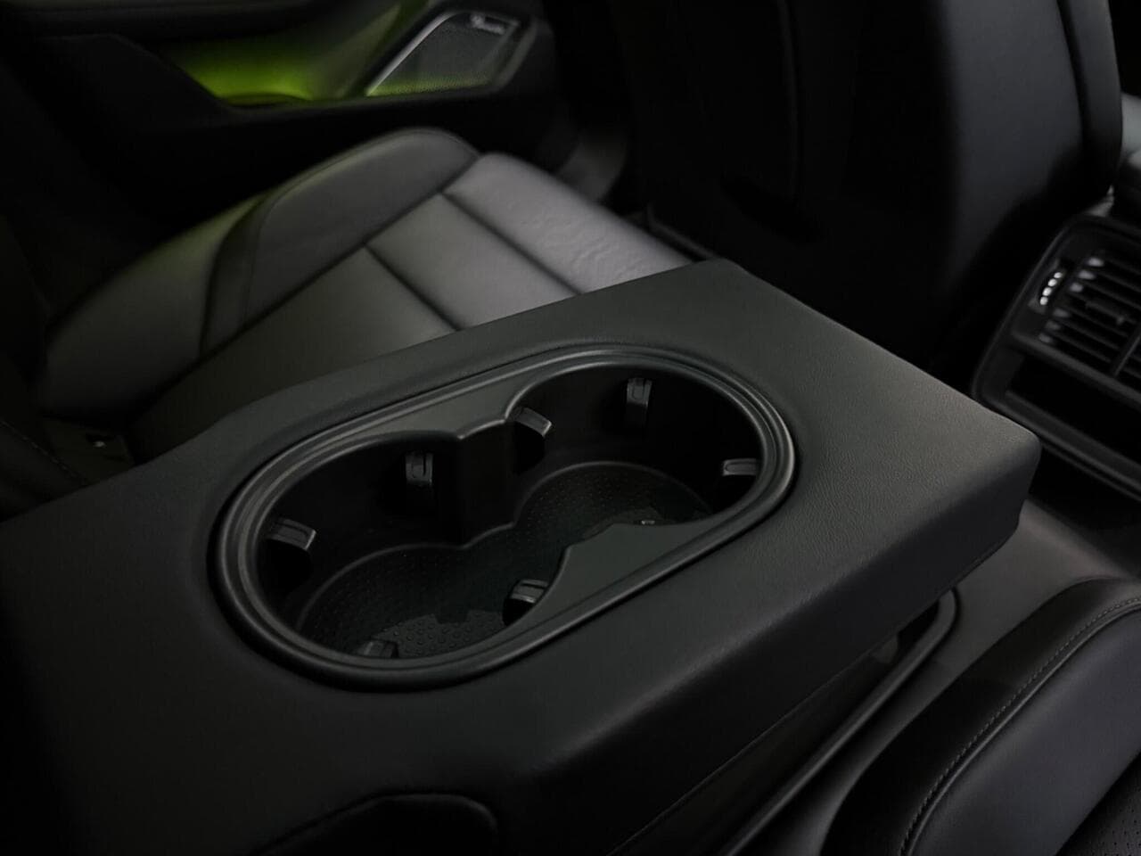 Porsche Taycan thumbnail Misc Controls