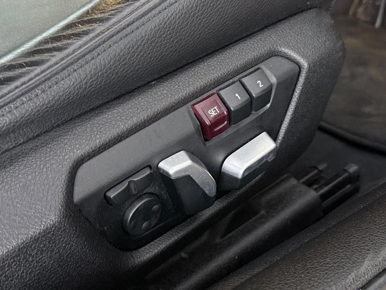BMW 4 Series thumbnail Misc Controls