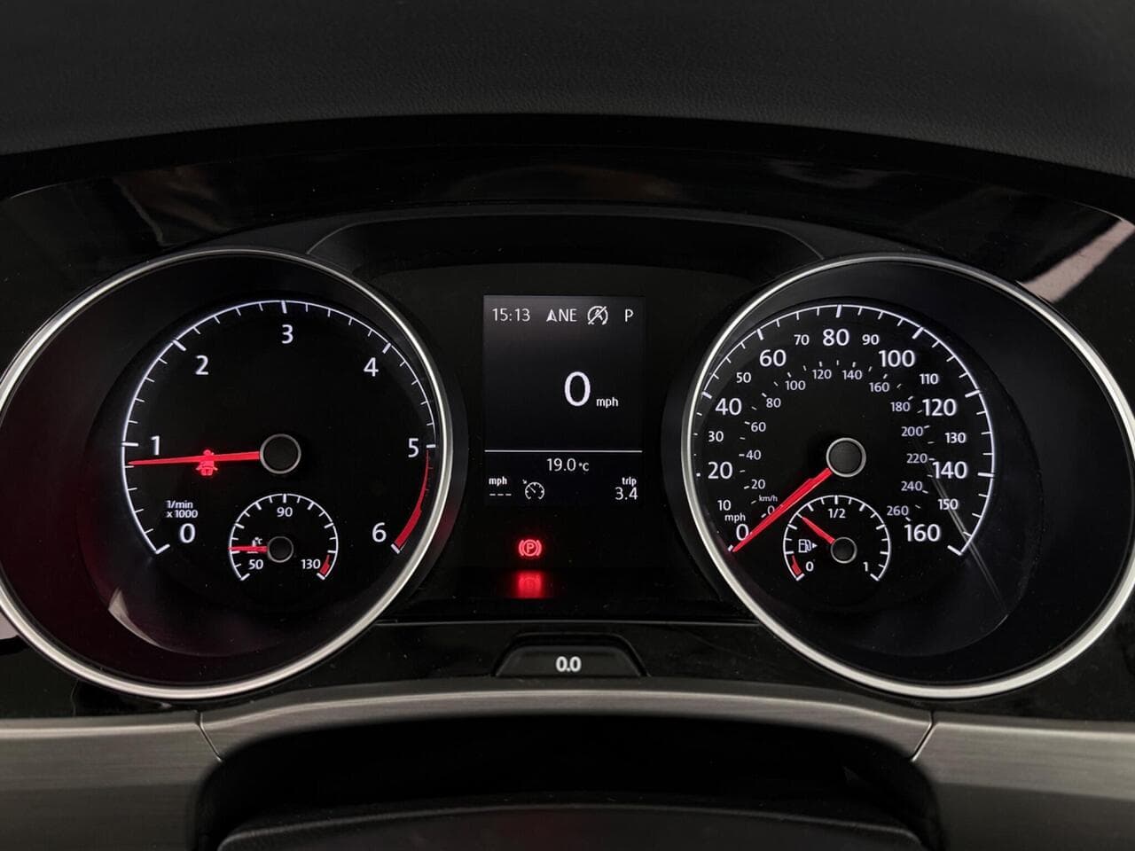 Volkswagen Touran thumbnail Driver Instruments