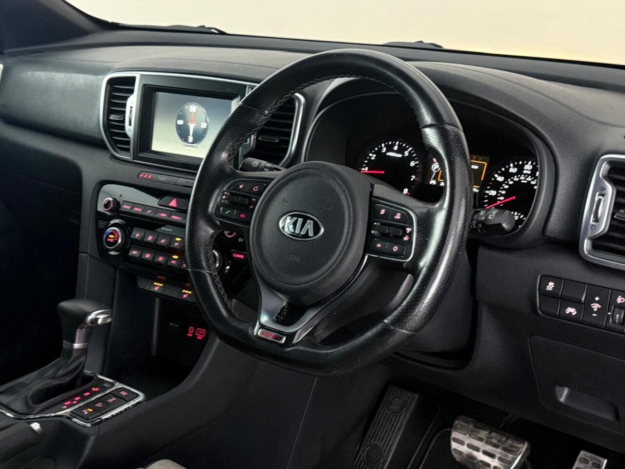 Kia Sportage thumbnail Steering Wheel