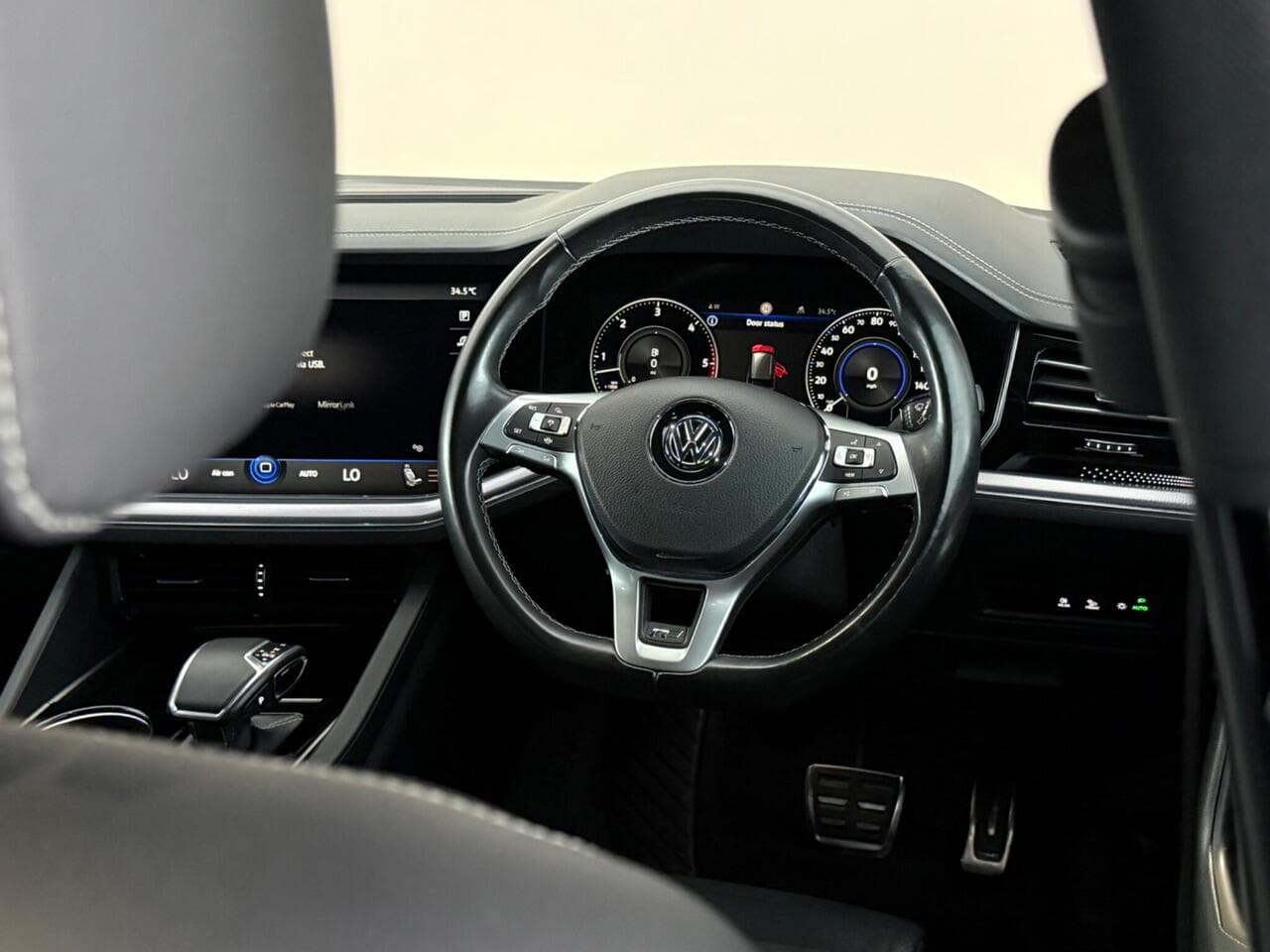 Volkswagen Touareg thumbnail Steering Wheel