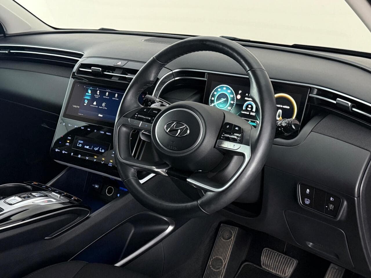 Hyundai TUCSON thumbnail Steering Wheel