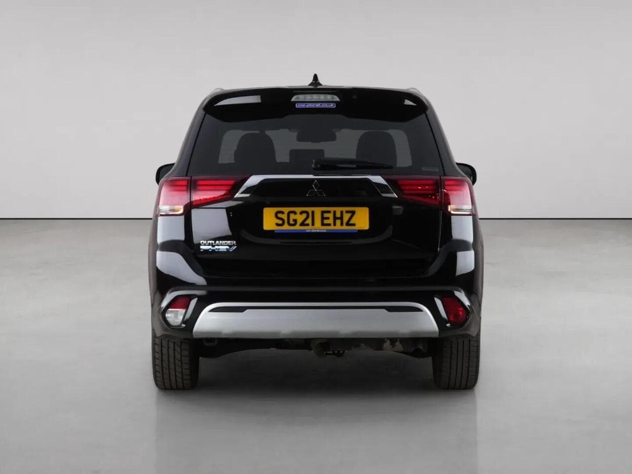 Mitsubishi Outlander thumbnail Rear