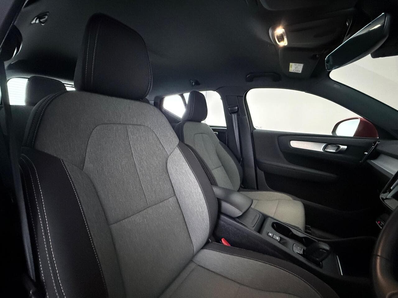 Volvo XC40 thumbnail Seat Driver