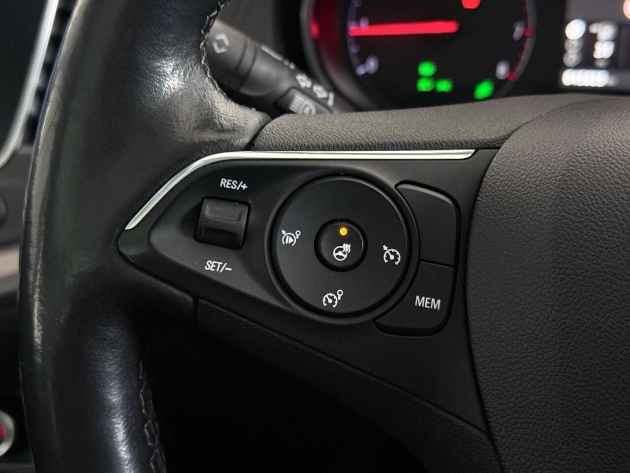 Vauxhall Grandland X thumbnail Misc Controls