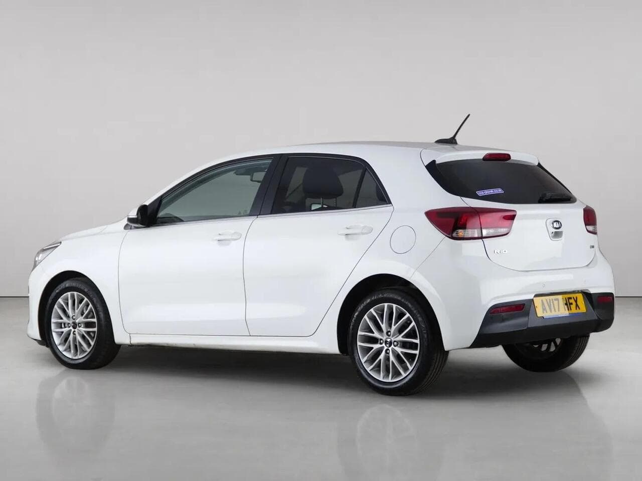 Kia Rio thumbnail Side Left