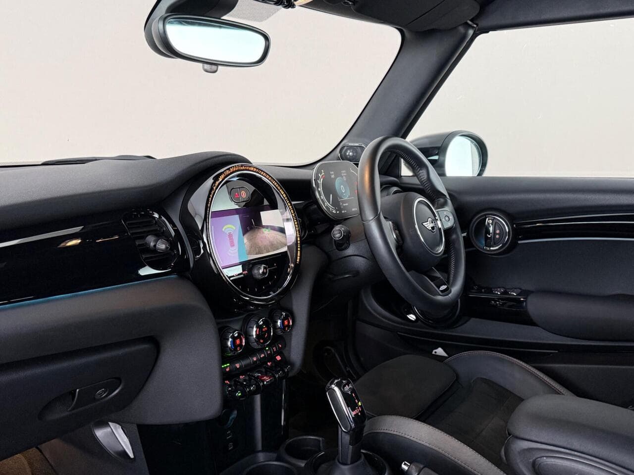 MINI Convertible thumbnail Interior Front