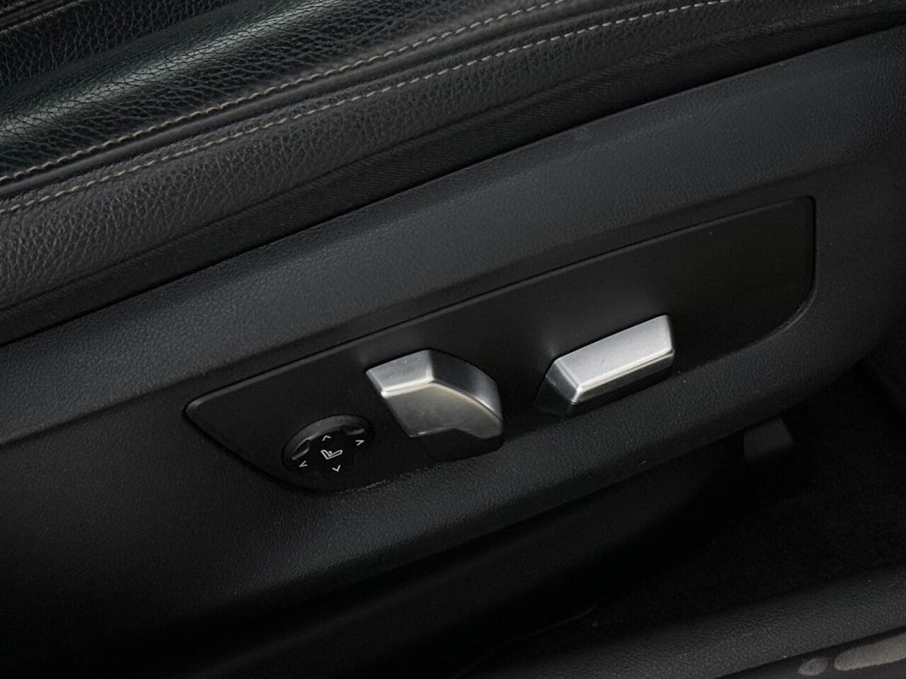 BMW 5 Series thumbnail Misc Controls