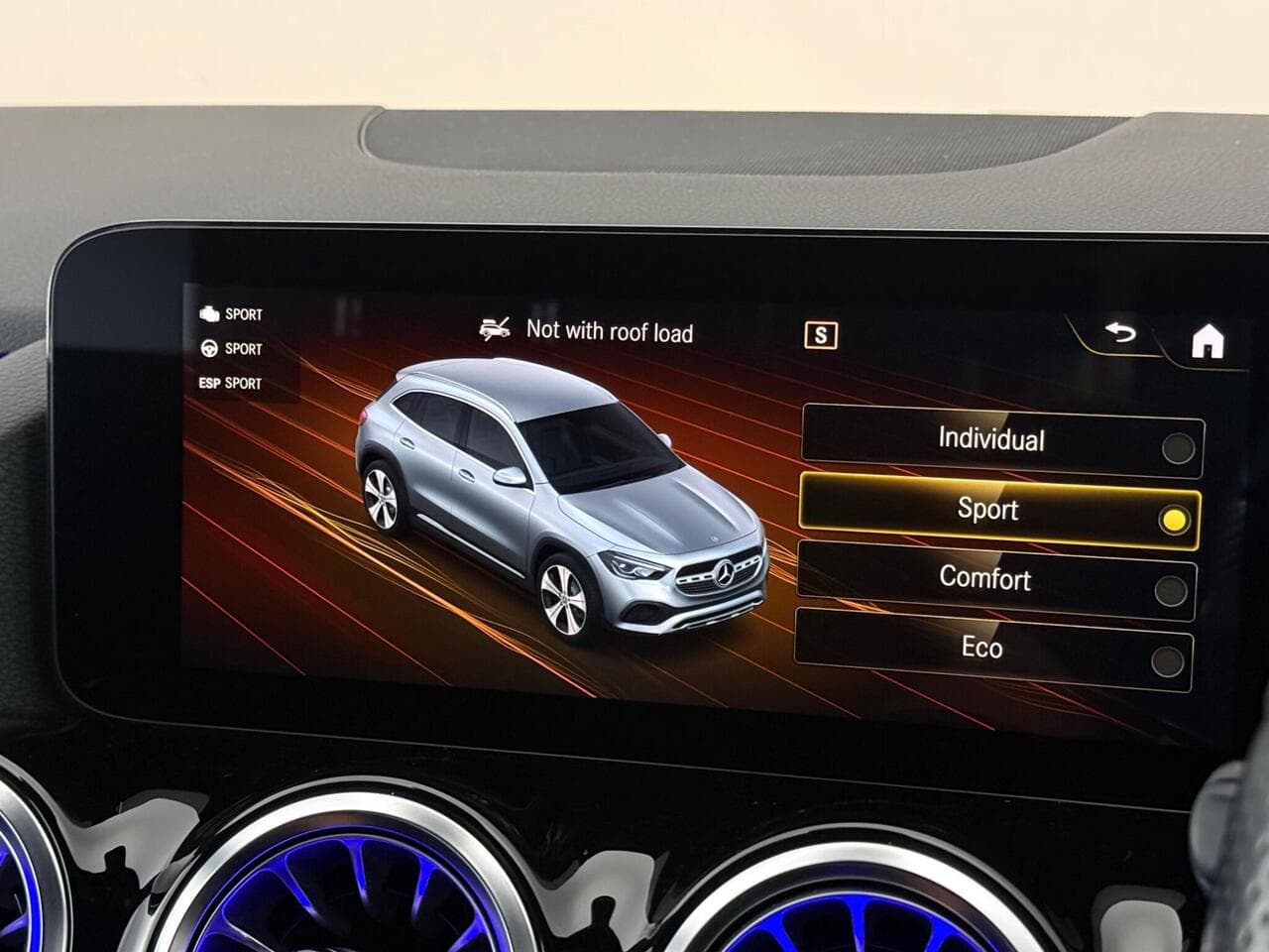 Mercedes-Benz GLA thumbnail Infotainment System
