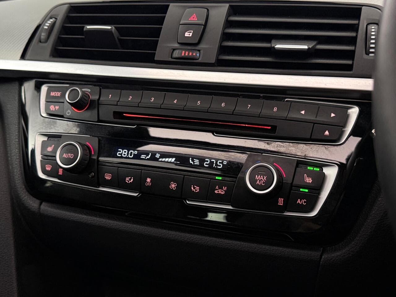 BMW 3 Series thumbnail Infotainment System