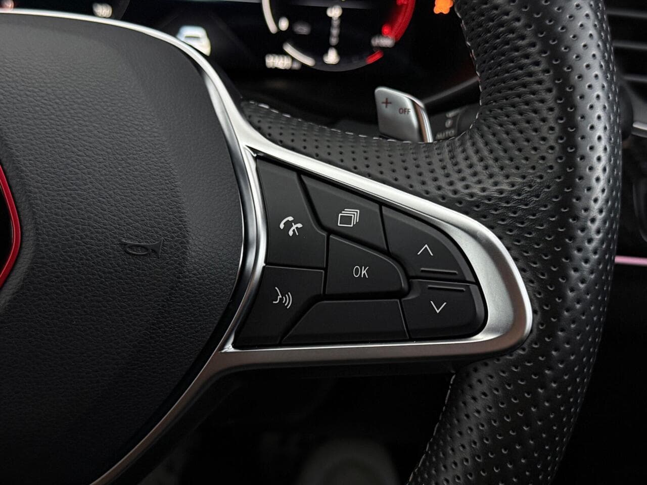 Renault Arkana thumbnail Misc Controls