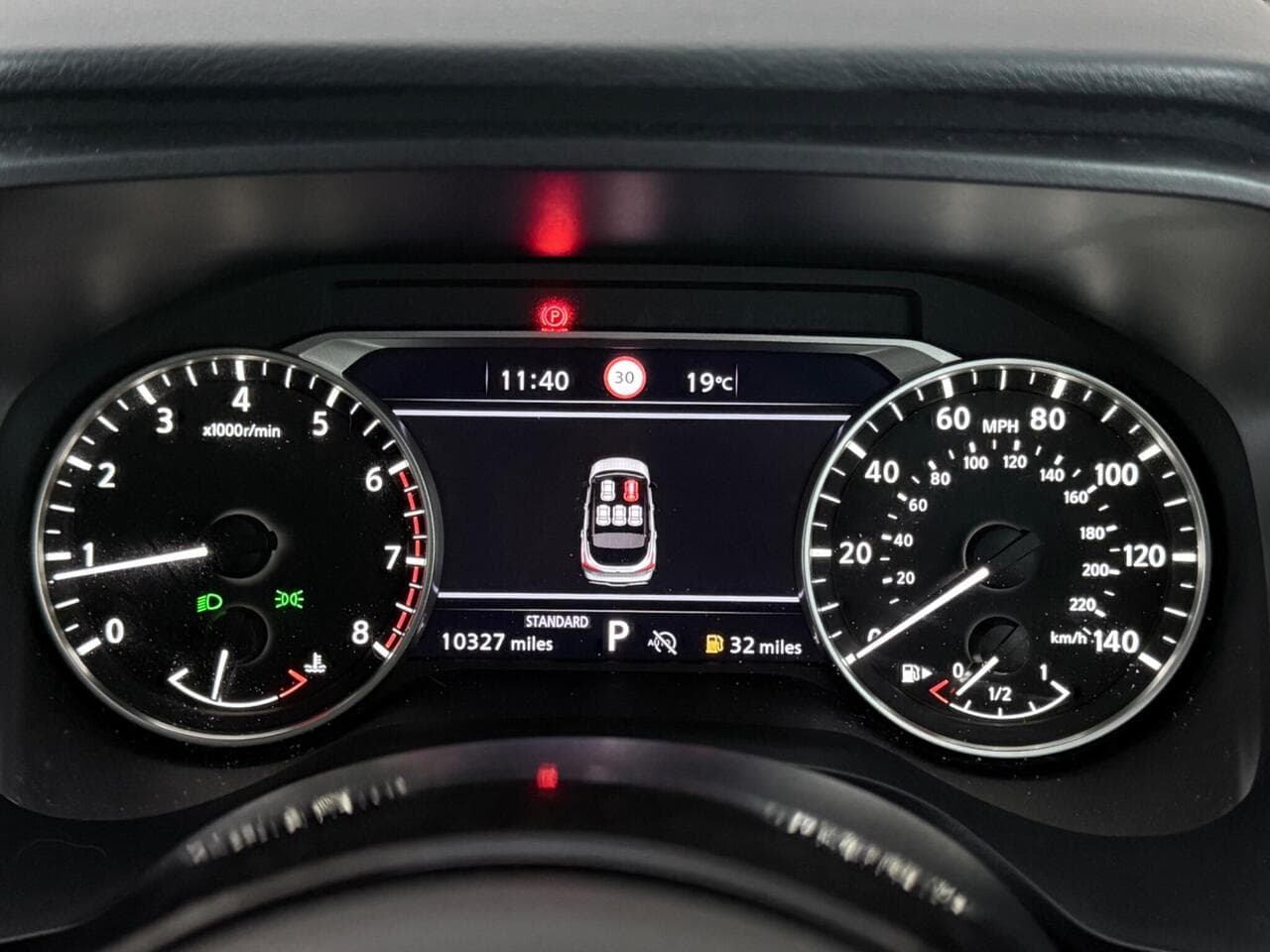 Nissan Qashqai thumbnail Driver Instruments