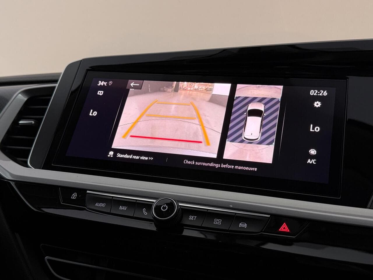 Vauxhall Grandland thumbnail Infotainment System