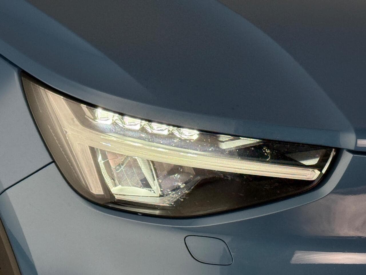 Volvo XC40 thumbnail Lights Front