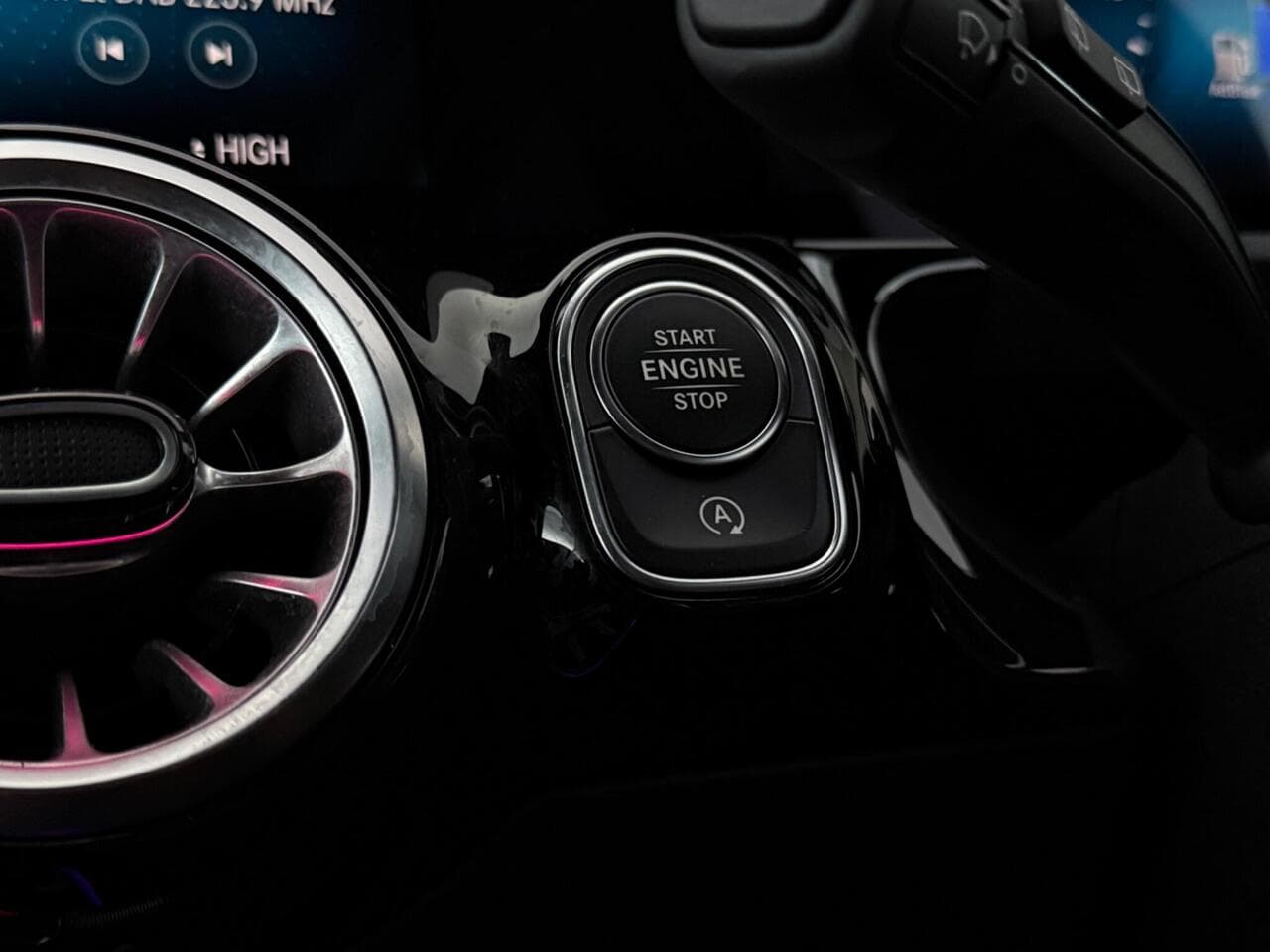 Mercedes-Benz B Class thumbnail Misc Controls