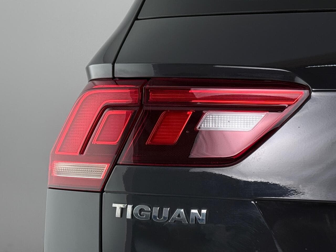 Volkswagen Tiguan thumbnail Lights Rear
