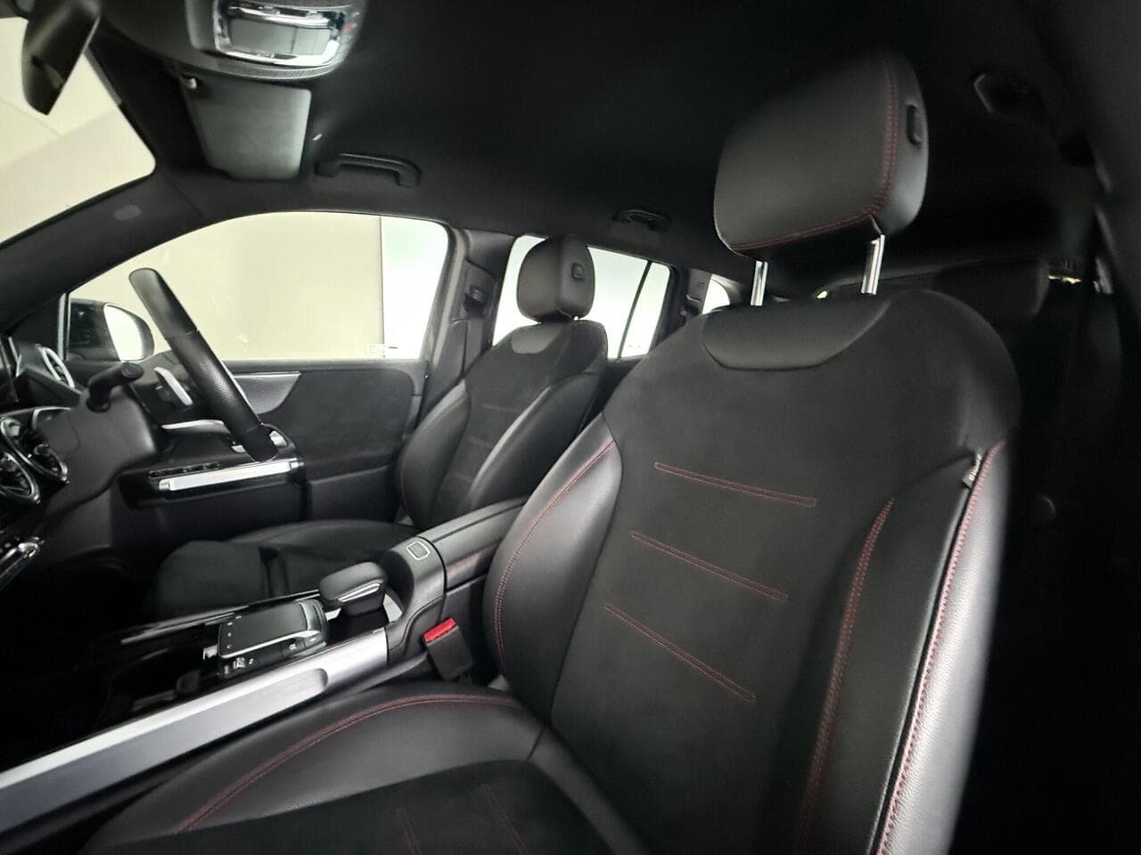 Mercedes-Benz GLB thumbnail Seat Front Passenger