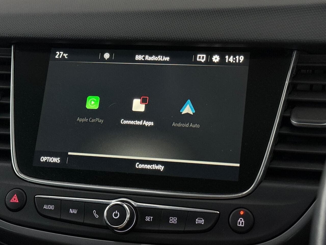 Vauxhall Crossland thumbnail Infotainment System