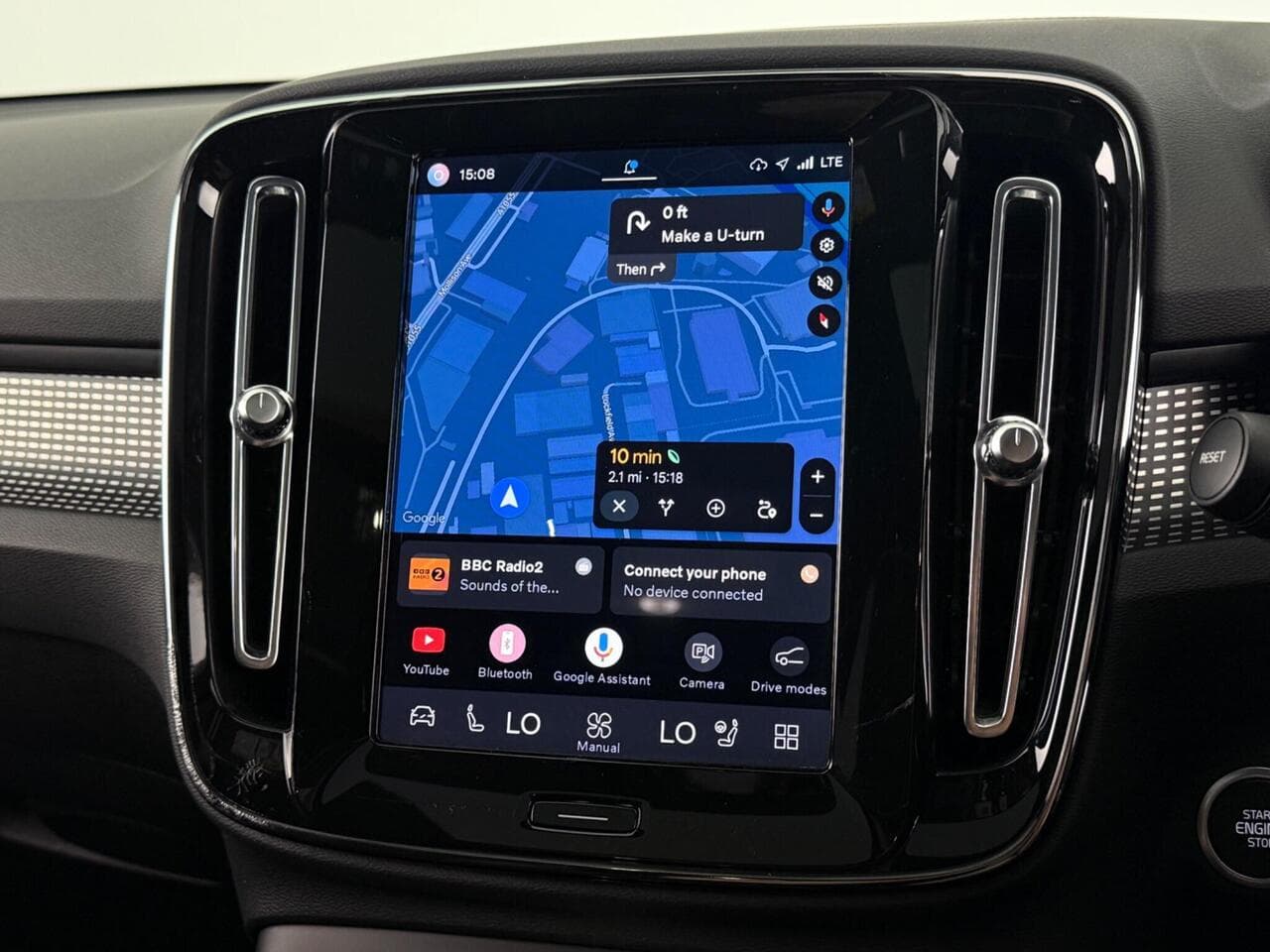 Volvo XC40 thumbnail Infotainment System