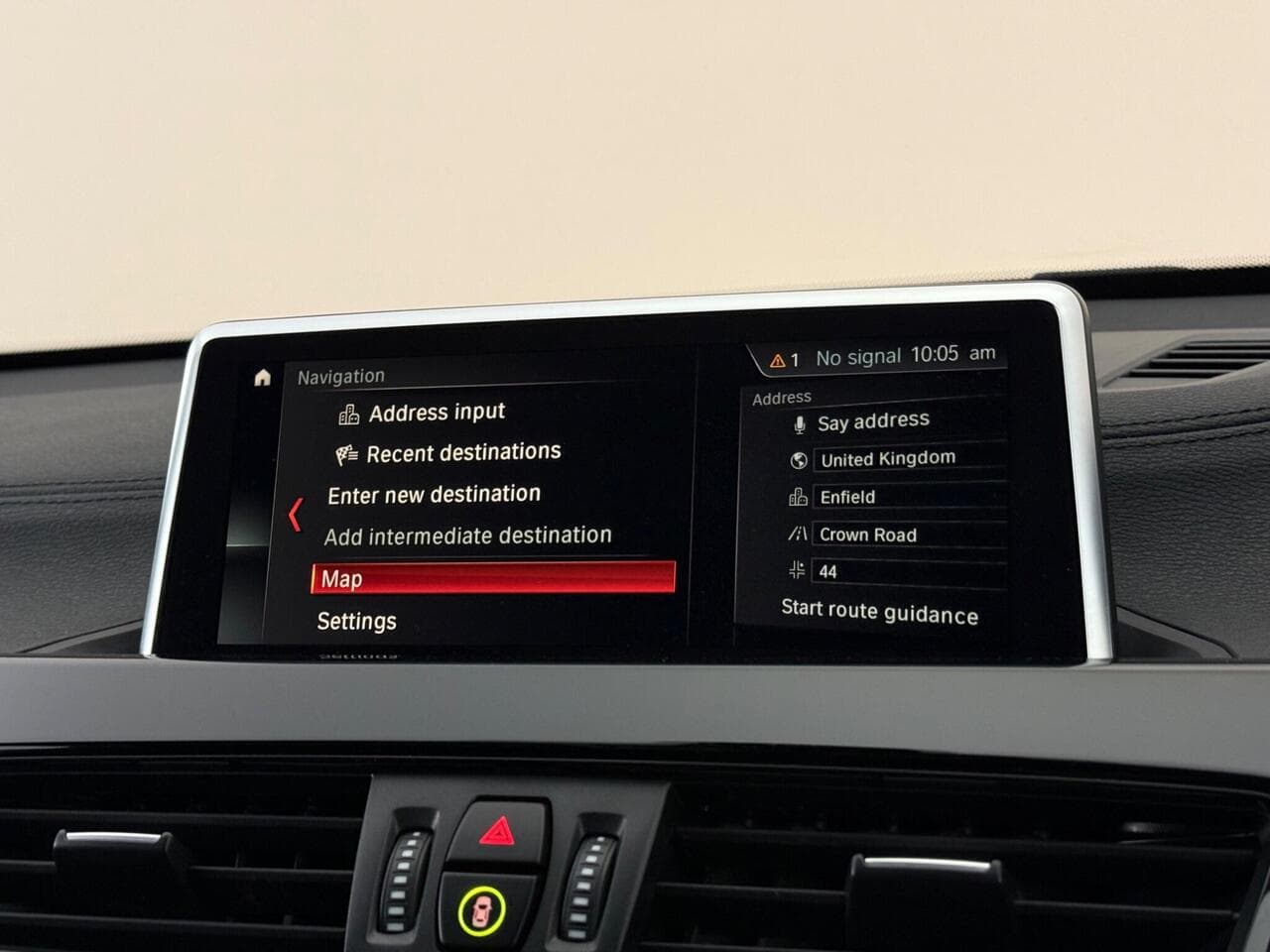 BMW X1 thumbnail Infotainment System