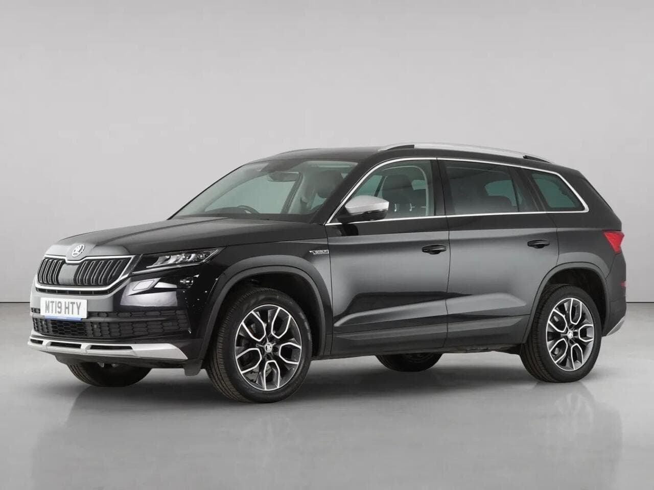 Skoda Kodiaq thumbnail Front Left