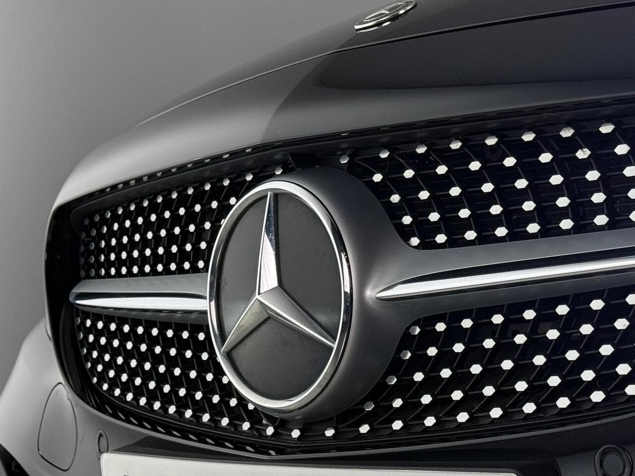 Mercedes-Benz C Class thumbnail Badge Exterior