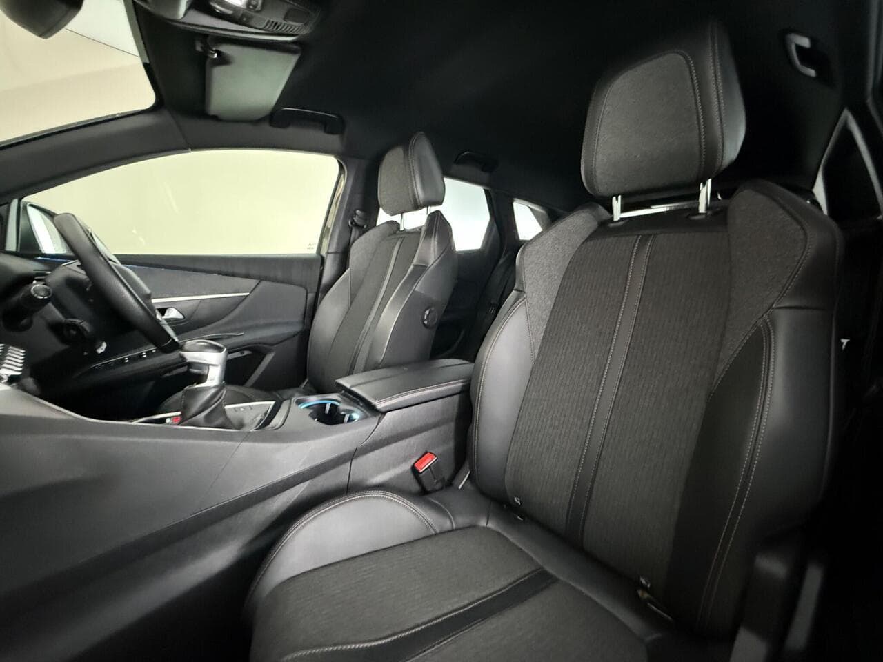 Peugeot 3008 thumbnail Seat Front Passenger