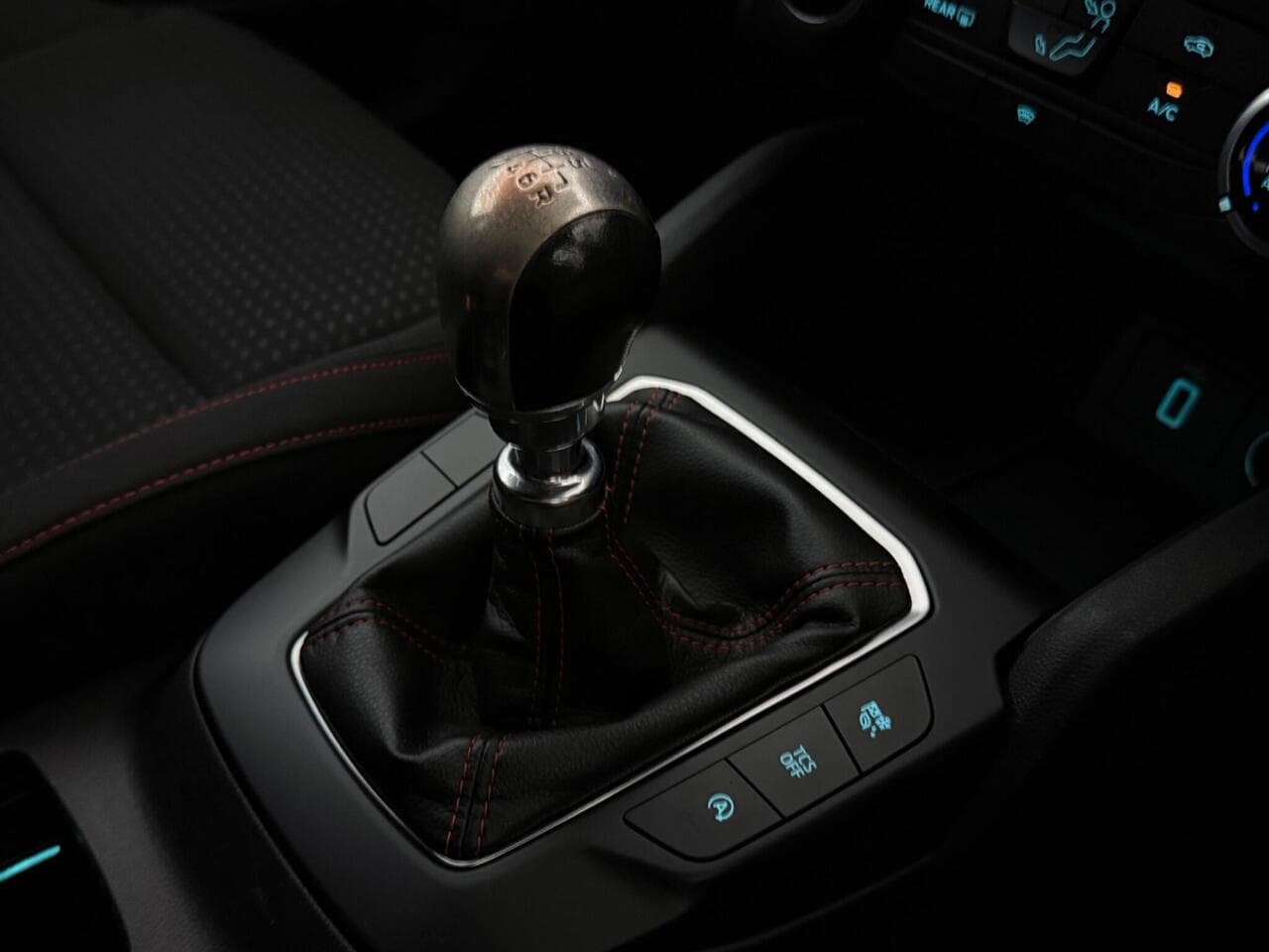 Ford Focus thumbnail Interior Front