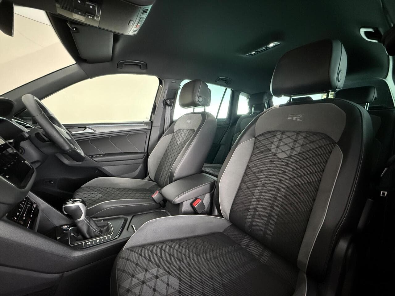 Volkswagen Tiguan thumbnail Seat Front Passenger
