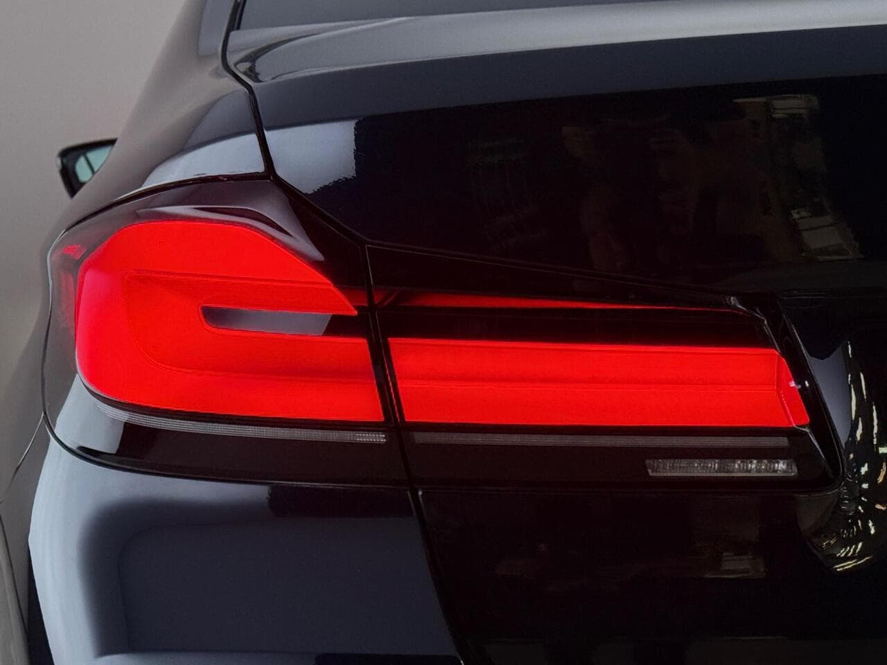 BMW 5 Series thumbnail Lights Rear