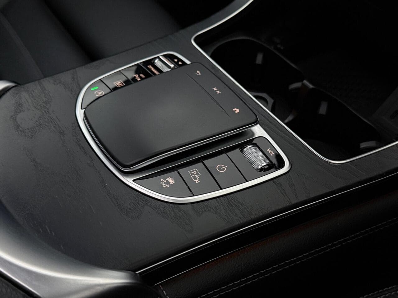 Mercedes-Benz GLC thumbnail Misc Controls