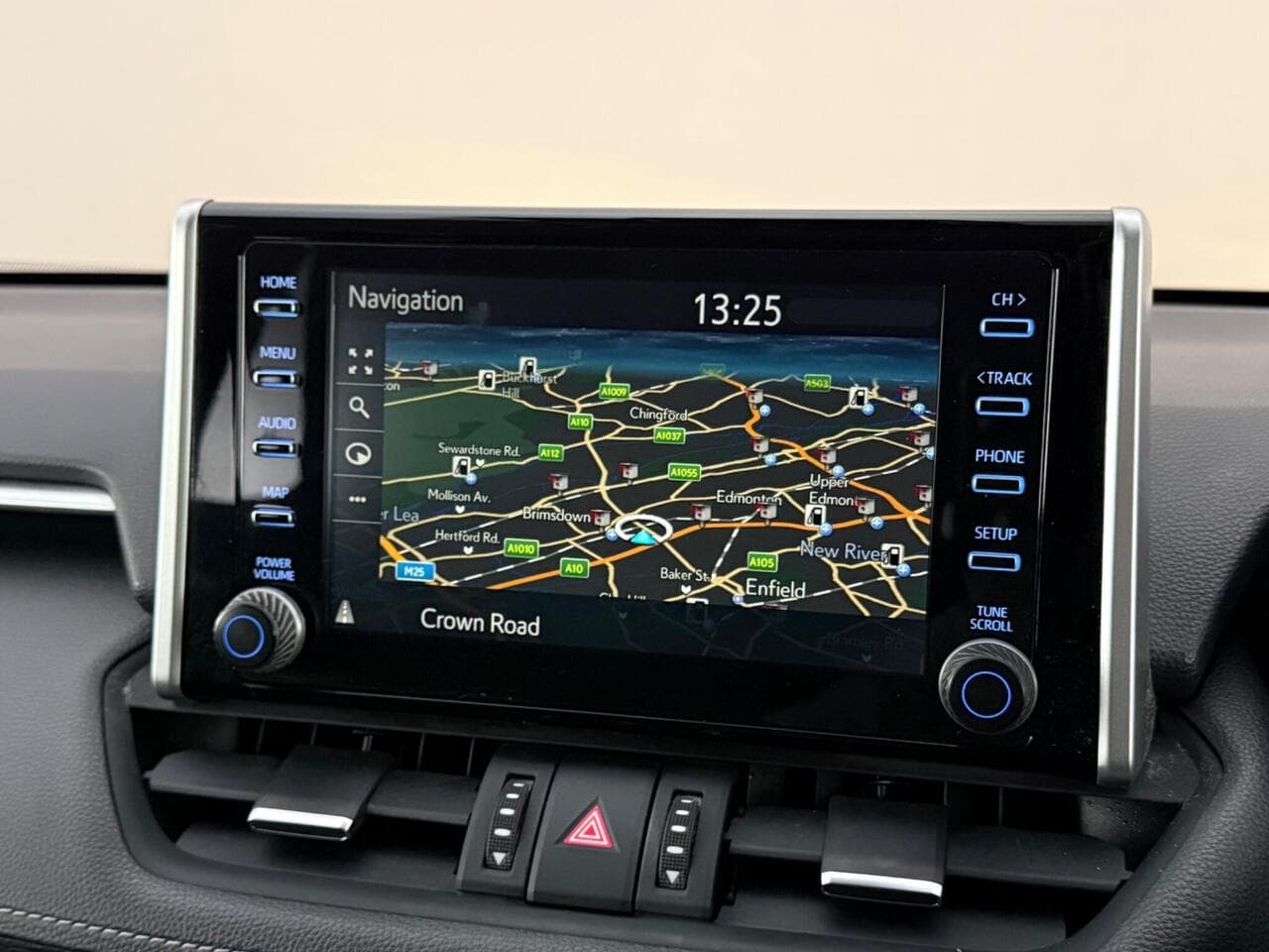 Toyota RAV4 thumbnail Infotainment System