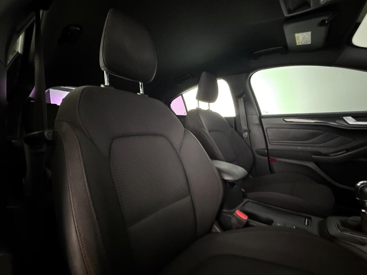 Ford Focus thumbnail Seat Driver