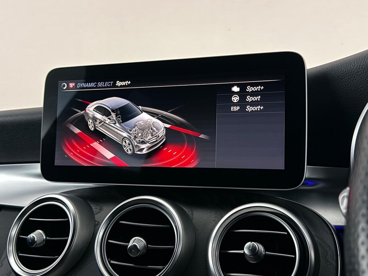 Mercedes-Benz C Class thumbnail Infotainment System